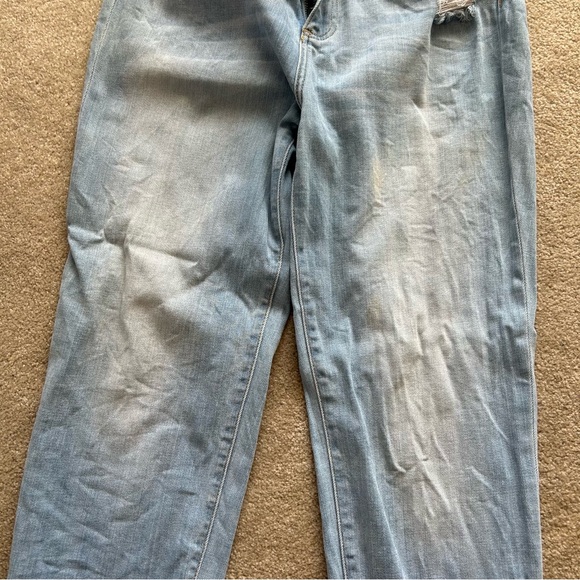 Cello Jeans with faded style.  Easy to roll up the bottoms for extra style - Picture 6 of 16